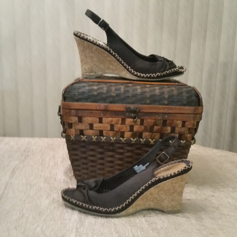 Seychelles Singapore Wedge Shoes
